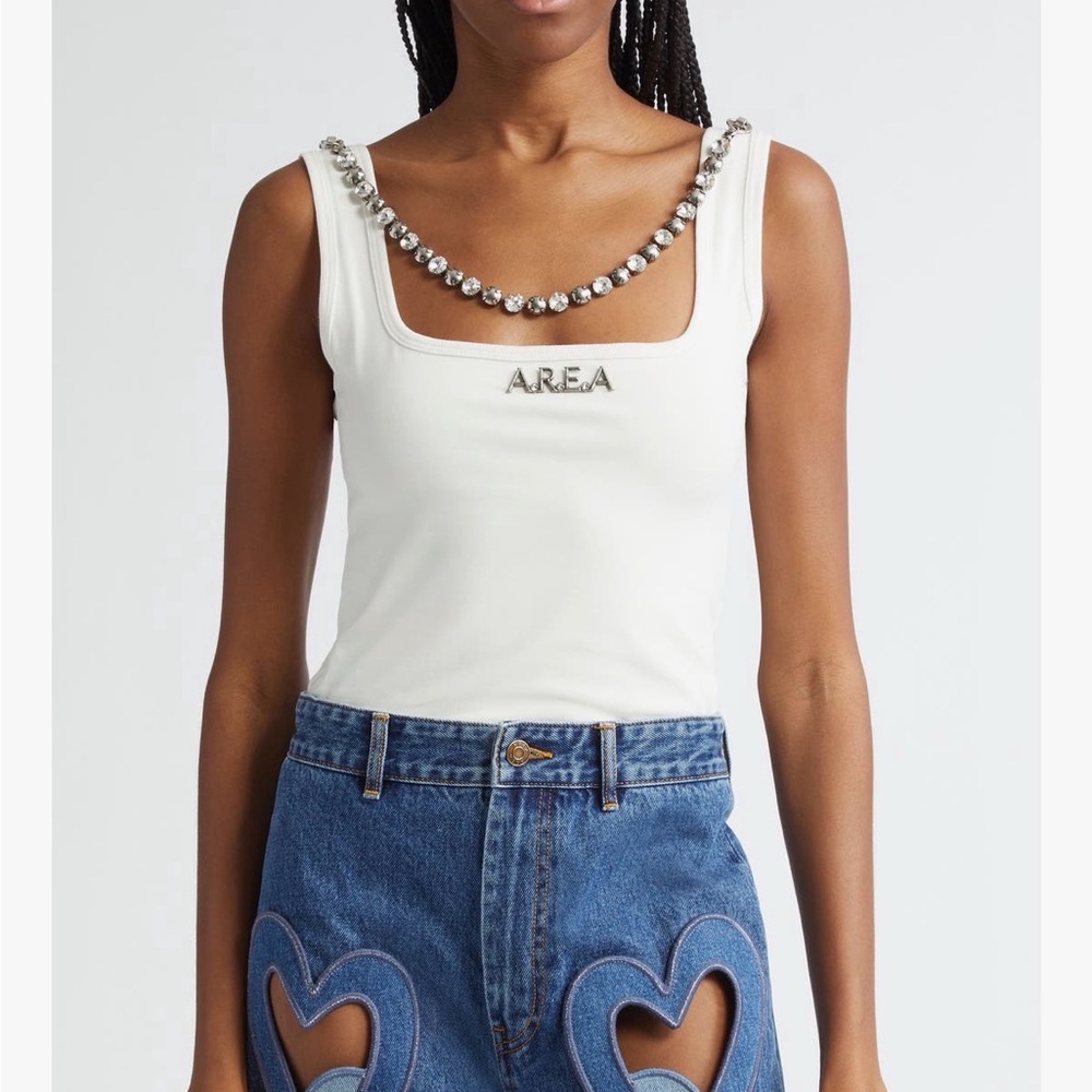 Area white top